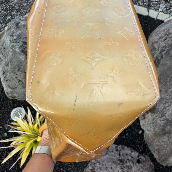 Louis Vuitton Reade Tote MM Leather Monogram Vernis Yellow Gold - Picture 14 of 17